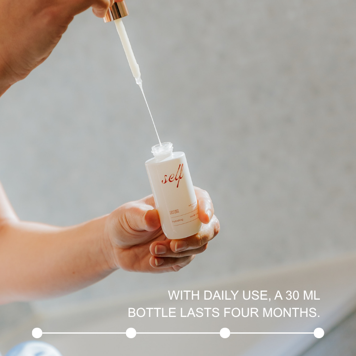 HYDRATING SERUM  - Du teint terne au teint éclatant – ressentez la différence