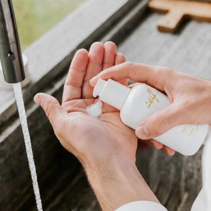 HYDRATING HAND AND BODY WASH